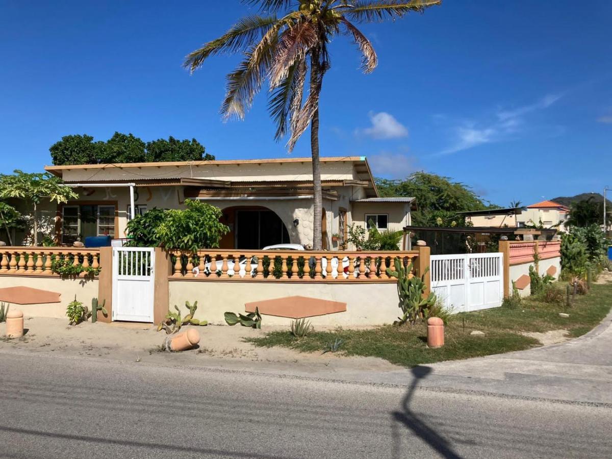 Aruba Backpackers Apartment Oranjestad Exterior foto