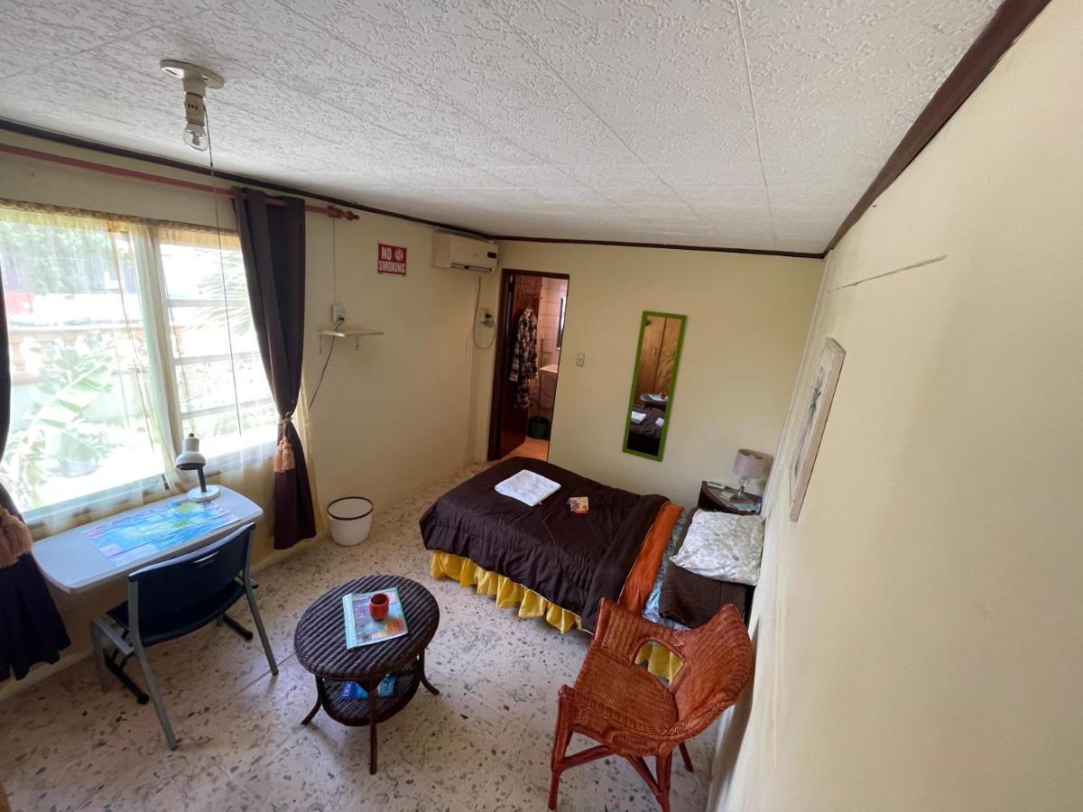 Aruba Backpackers Apartment Oranjestad Exterior foto