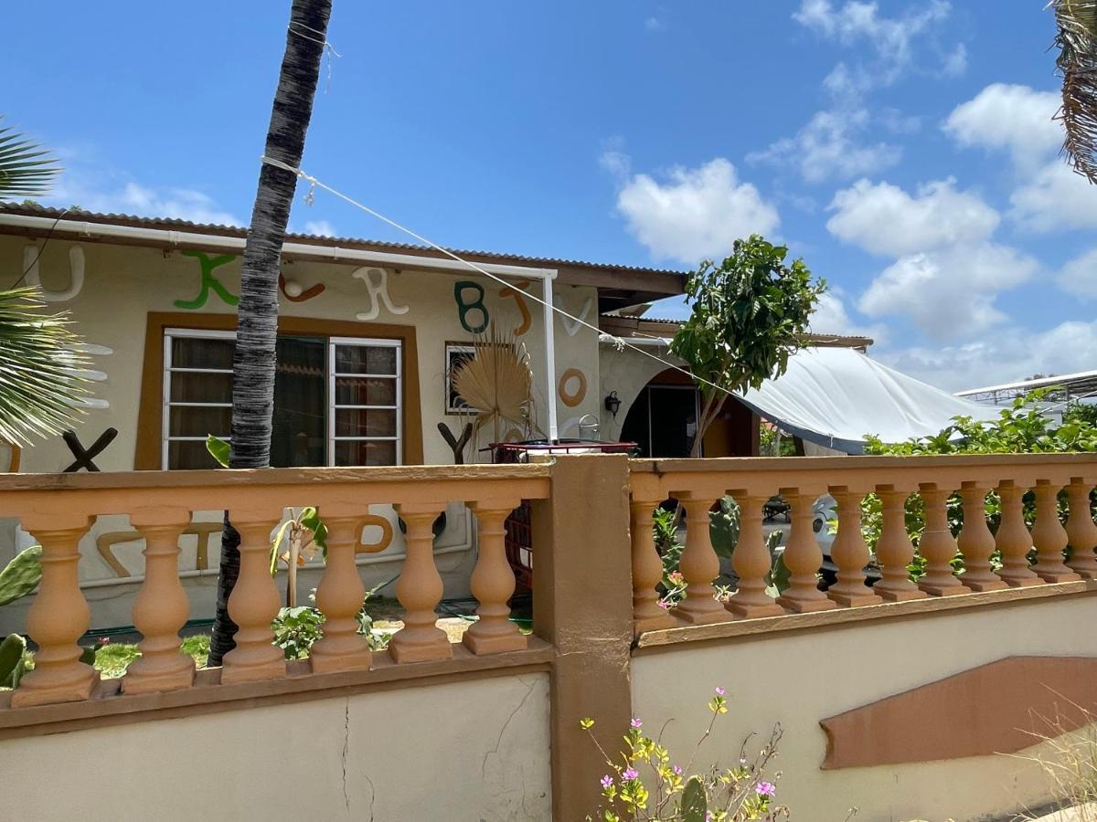 Aruba Backpackers Apartment Oranjestad Exterior foto