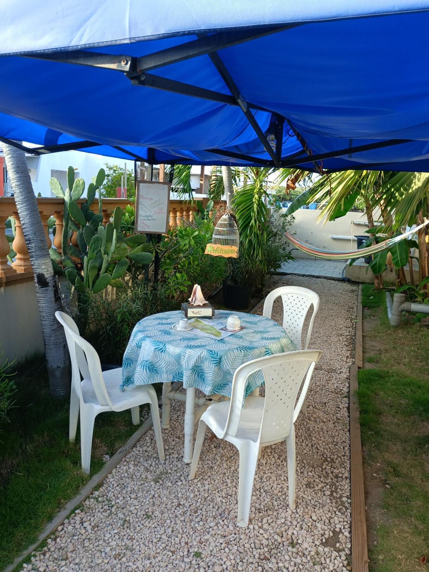 Aruba Backpackers Apartment Oranjestad Exterior foto